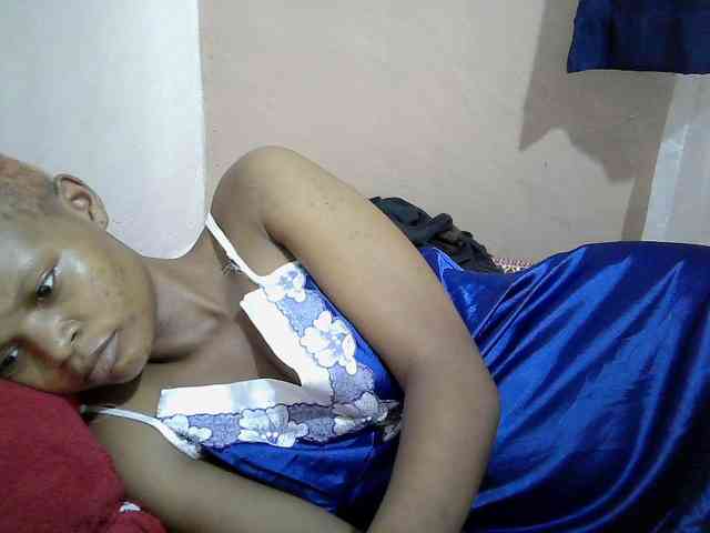 Hotdreamteen001 webcam