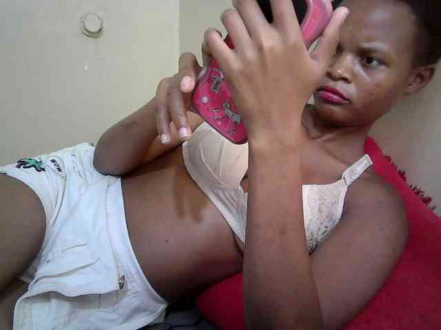 Hotdreamteen001 webcam