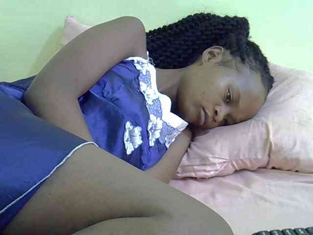 Hotdreamteen001 Live Webcam on {site_name}