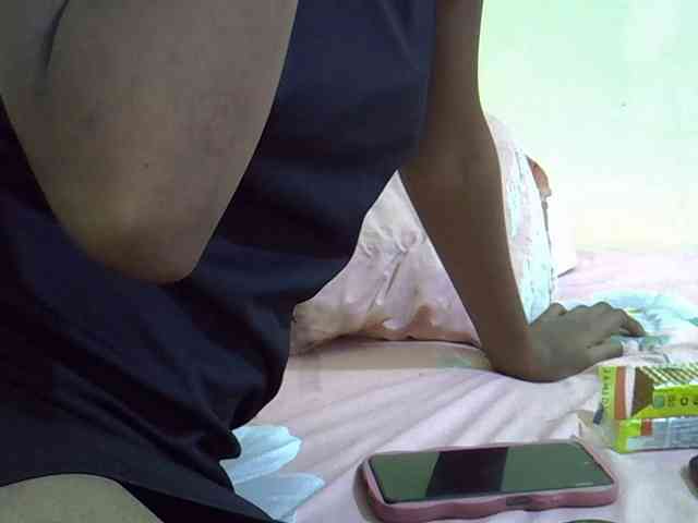 Hotdreamteen001 webcam