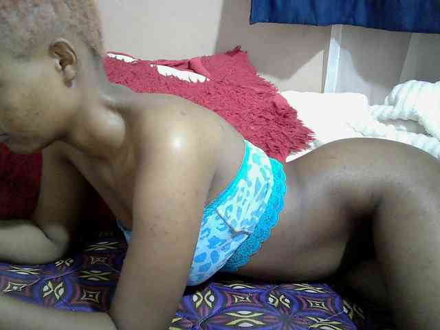 Hotdreamteen001 webcam