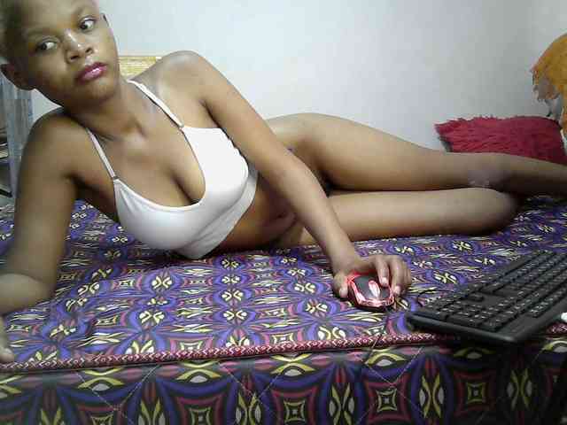 Hotdreamteen001 webcam