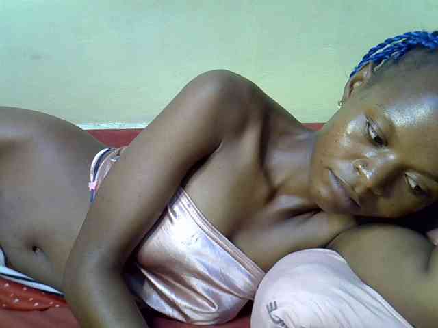 Hotdreamteen001 webcam