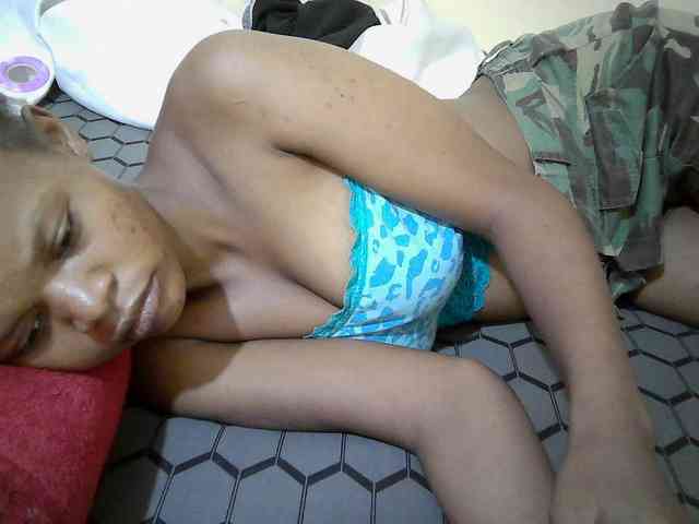 Hotdreamteen001 webcam