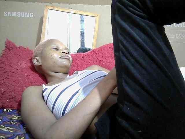 Hotdreamteen001 webcam