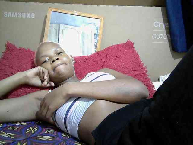 Hotdreamteen001 webcam