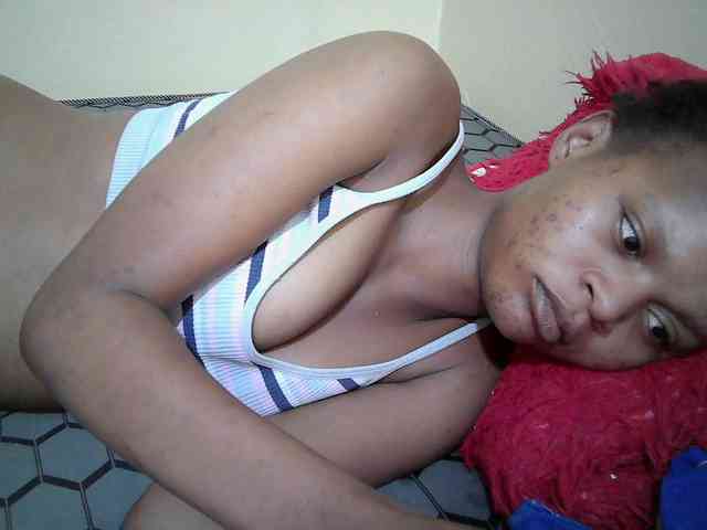 Hotdreamteen001 webcam