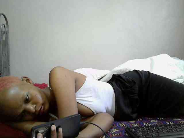 Hotdreamteen001 webcam