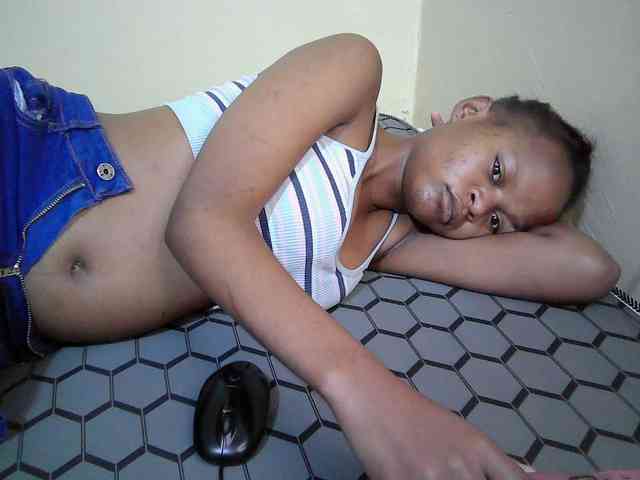 Hotdreamteen001 webcam