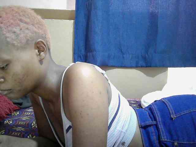 Hotdreamteen001 webcam