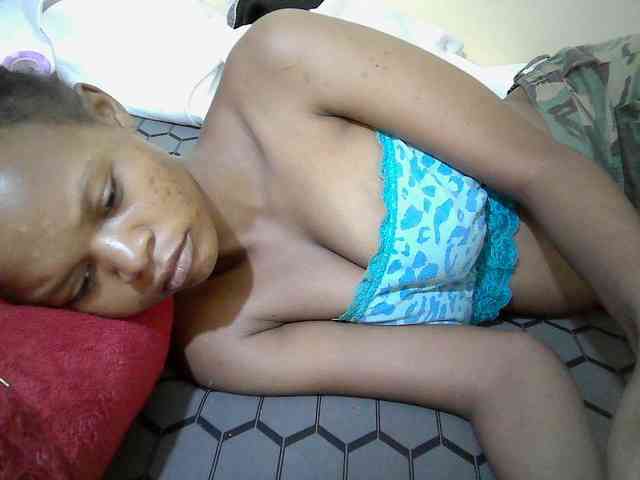 Hotdreamteen001 webcam