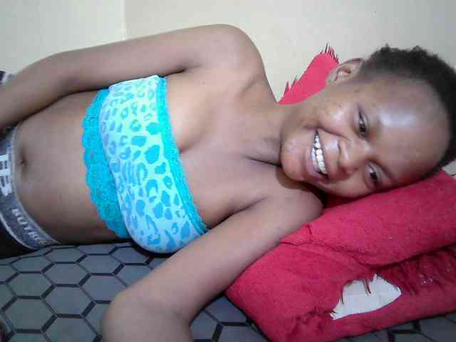 Hotdreamteen001 webcam