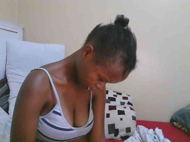 Hotdreamteen001 webcam