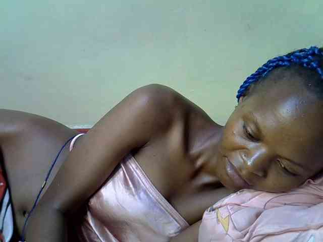 Hotdreamteen001 webcam