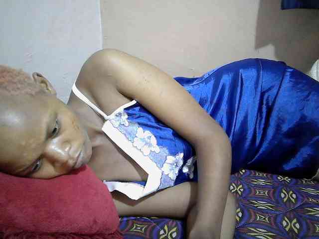 Hotdreamteen001 webcam