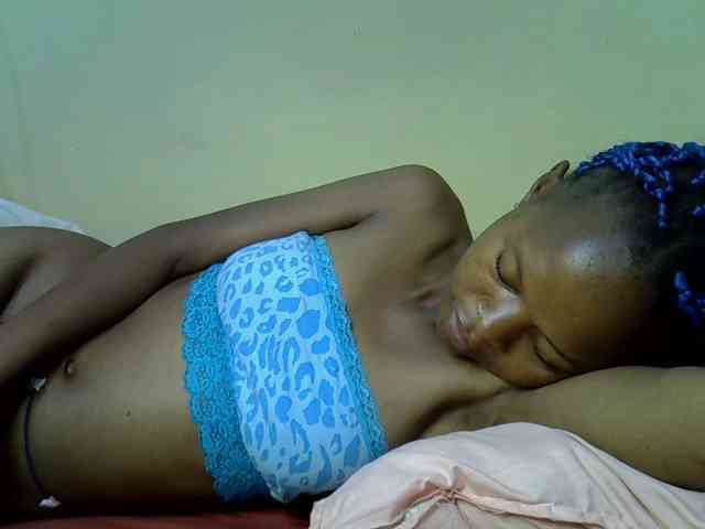 Hotdreamteen001 webcam