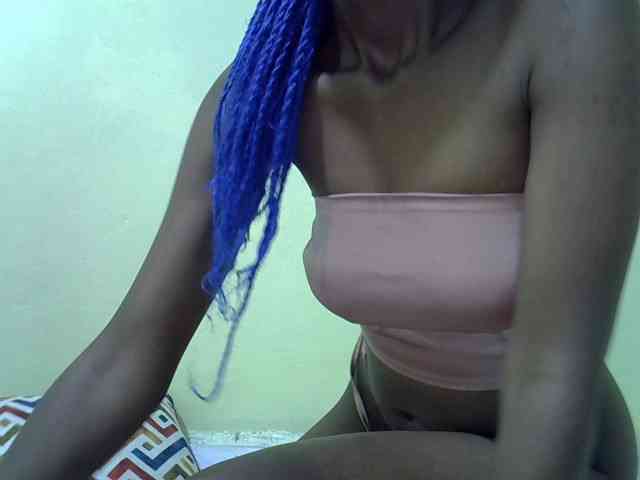 Hotdreamteen001 webcam