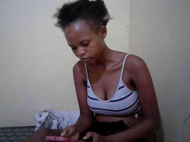 Hotdreamteen001 webcam