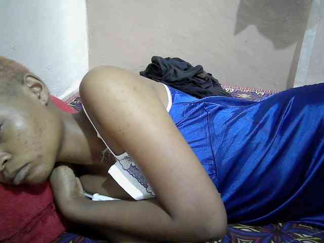 Hotdreamteen001 webcam