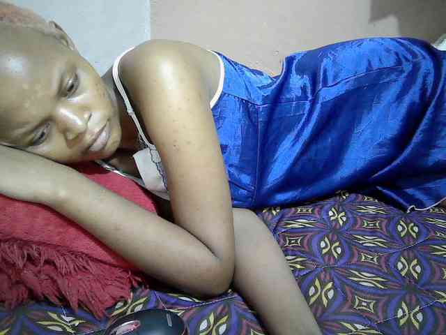 Hotdreamteen001 webcam