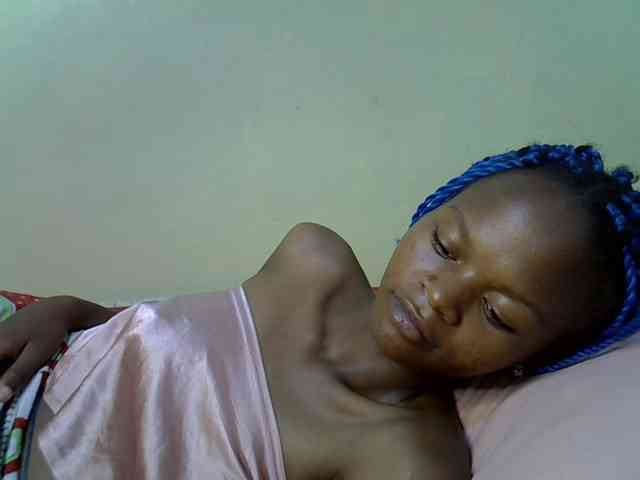 Hotdreamteen001 webcam