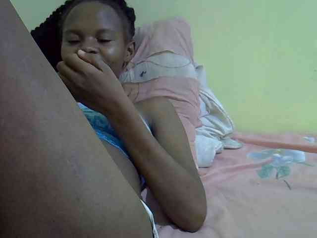 Hotdreamteen001 webcam