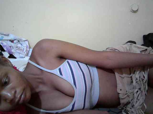 Hotdreamteen001 webcam