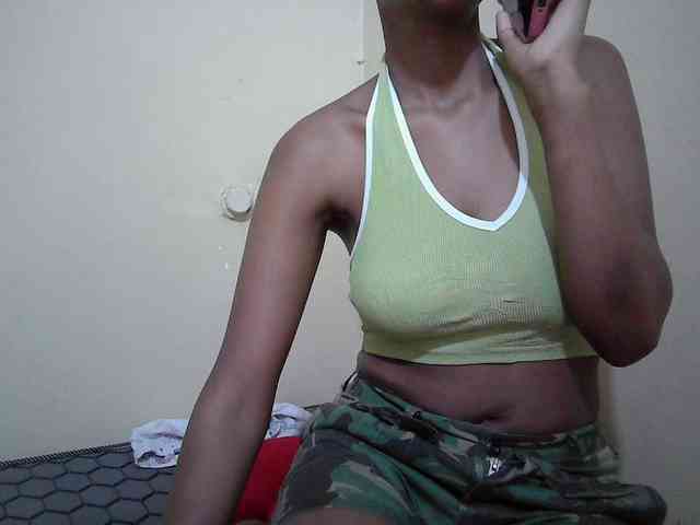 Hotdreamteen001 webcam