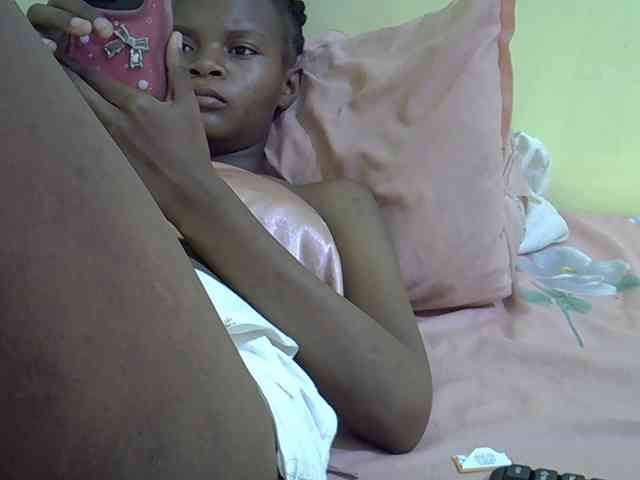 Hotdreamteen001 webcam