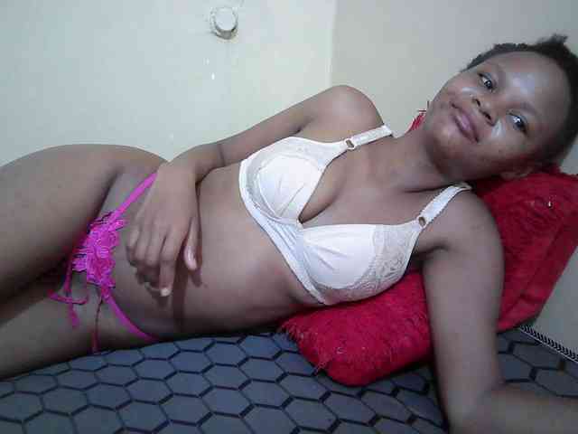 Hotdreamteen001 Live Webcam on BongaCams