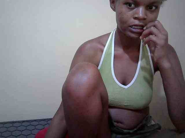 Hotdreamteen001 webcam