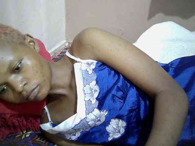 Hotdreamteen001 webcam