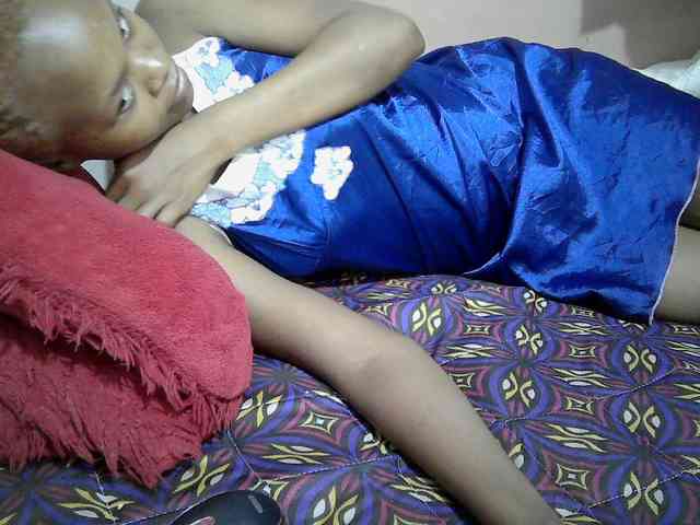 Hotdreamteen001 webcam