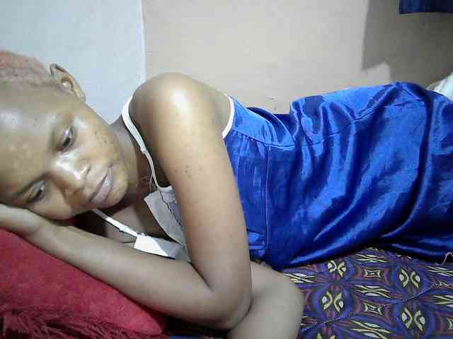 Hotdreamteen001 webcam