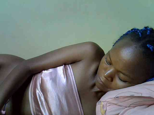 Hotdreamteen001 webcam