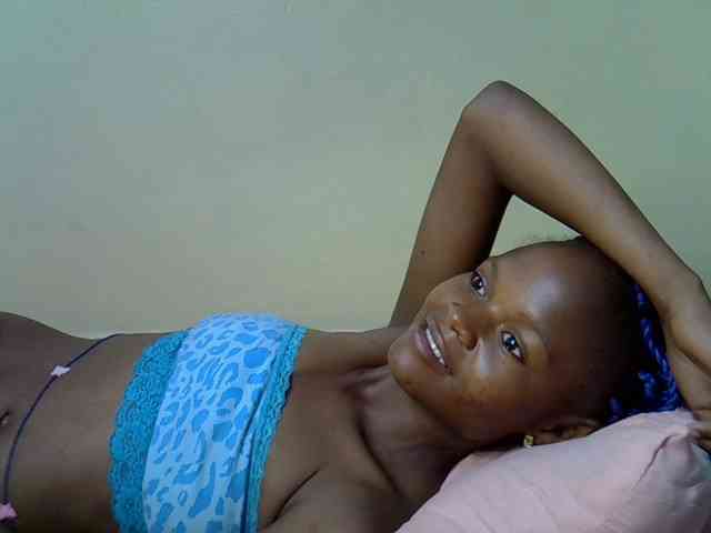 Hotdreamteen001 webcam