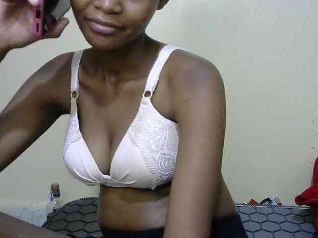 Hotdreamteen001 webcam