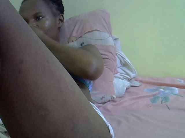 Hotdreamteen001 webcam