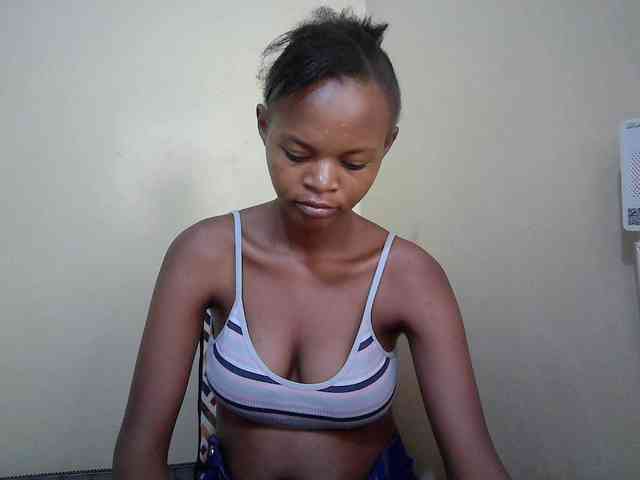 Hotdreamteen001 webcam