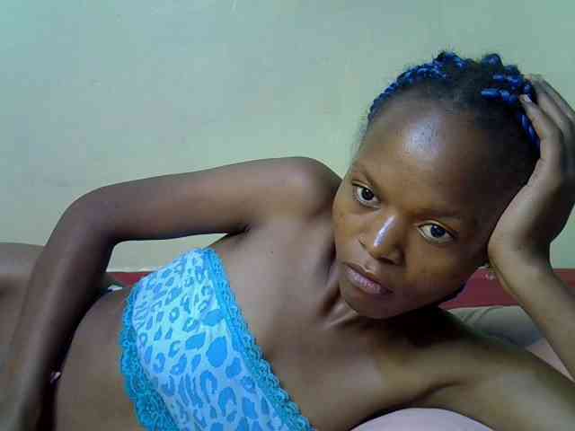 Hotdreamteen001 webcam