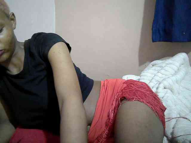 Hotdreamteen001 webcam