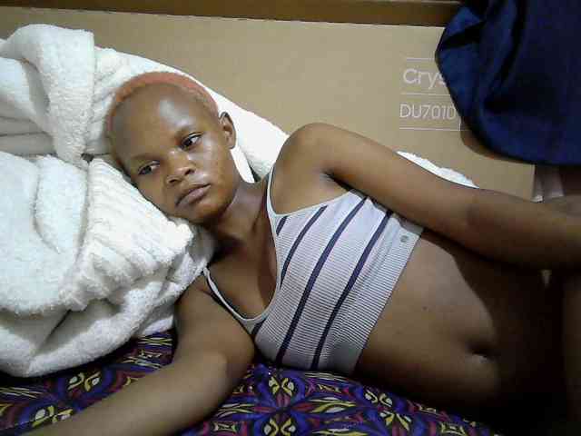 Hotdreamteen001 webcam