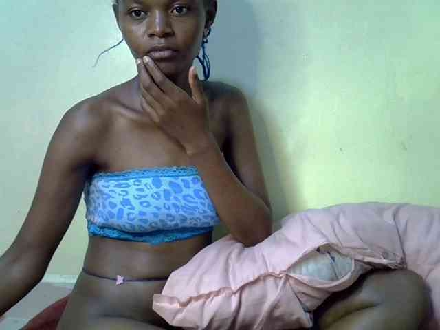 Hotdreamteen001 webcam