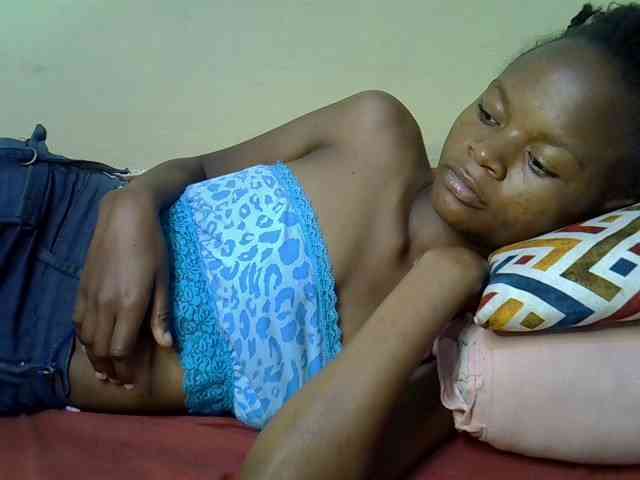 Hotdreamteen001 webcam