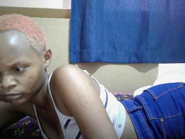 Hotdreamteen001 webcam