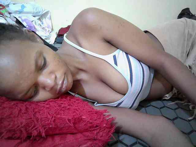 Hotdreamteen001 webcam