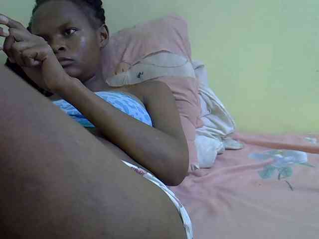 Hotdreamteen001 webcam