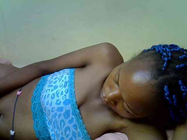 Hotdreamteen001 webcam