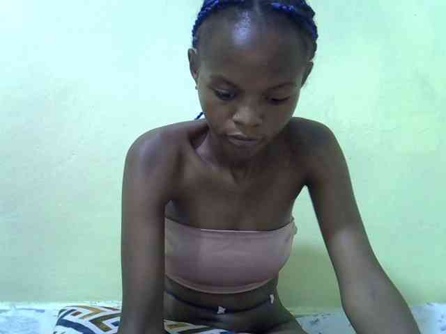 Hotdreamteen001 webcam