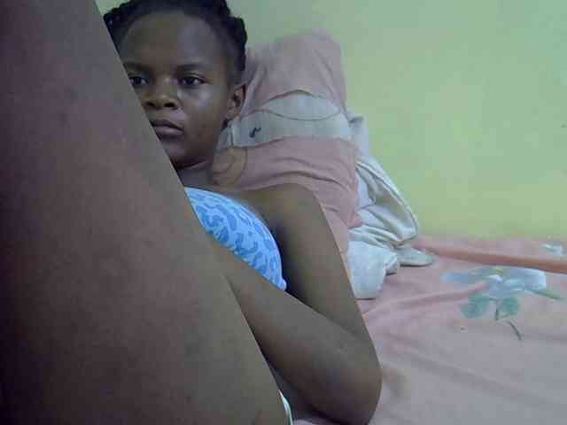 Hotdreamteen001 webcam